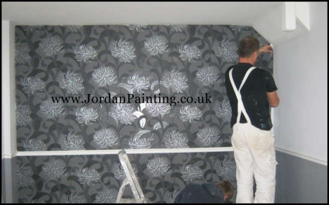 why-consider-proficient-wallpapering-west-london-service-for-home-renovation
